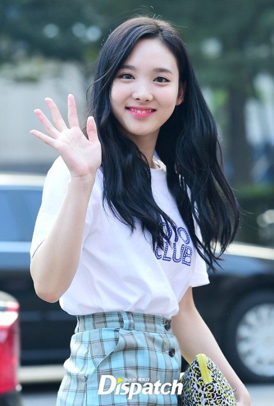 [트와이스] 오늘자 나연 출근길 | 인스티즈