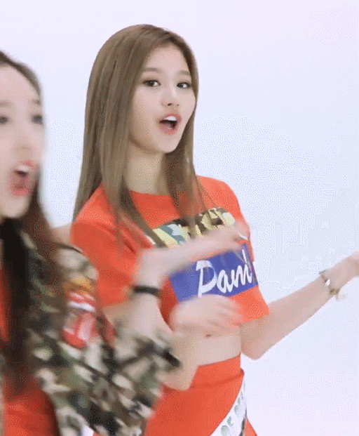 트와이스 사나 수수한 모습.gif | 인스티즈