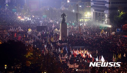 광화문광장 가득 메운 촛불.jpg | 인스티즈