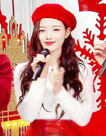 모자 쓴 김유정.gif | 인스티즈