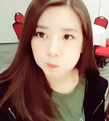 오늘자 에이핑크 브이앱(초롱이 위주).gif | 인스티즈