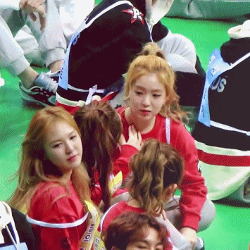 아이린: 안돼!! 거긴 빵! 해서 귀아파.gif | 인스티즈