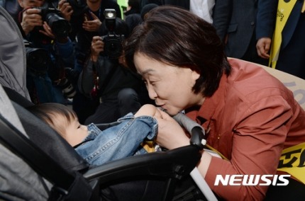 대선후보와 아기 | 인스티즈