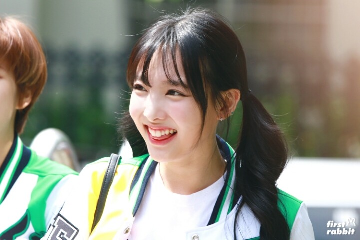 [트와이스] 엠카 엔딩 무대에서 기차 솔플하는 나연이 | 인스티즈