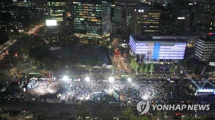 대충 인원을 파악할 수 있는 오늘 광화문 유세 위에서 잡은 풀샷들과 기타 사진 | 인스티즈