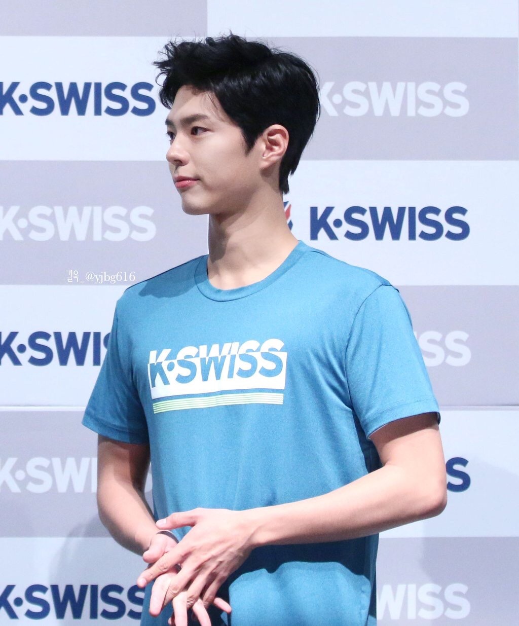 이상한 선글라스 쓴 박보검 | 인스티즈