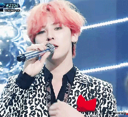 보는 내가 다 민망해지는 지드래곤 짤.gif | 인스티즈