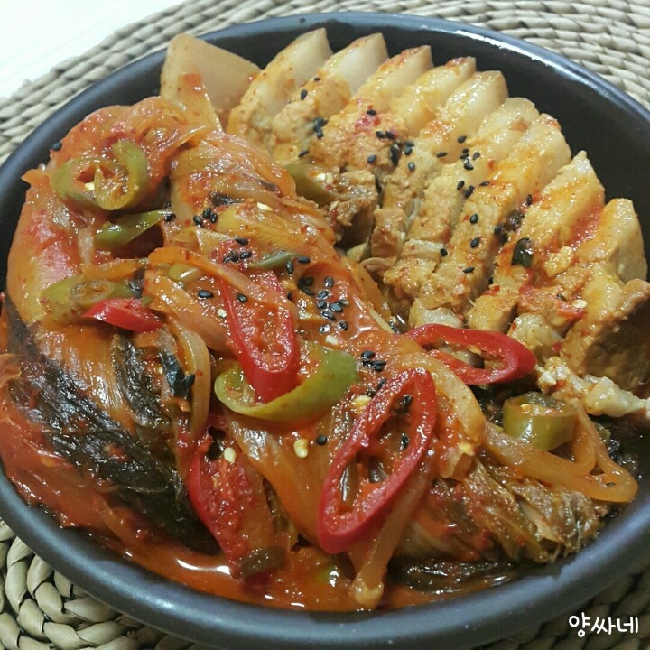 돼지고기 묵은지찜? 알배추 굴보쌈? | 인스티즈