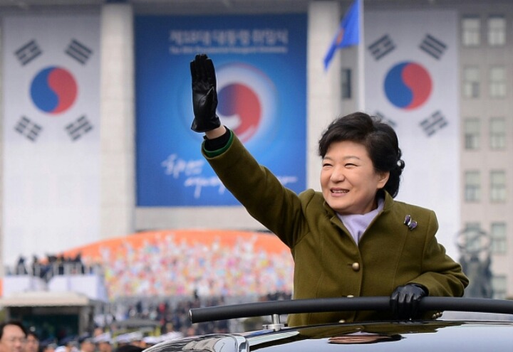 박근혜와 문재인의 카 퍼레이드 비교 | 인스티즈