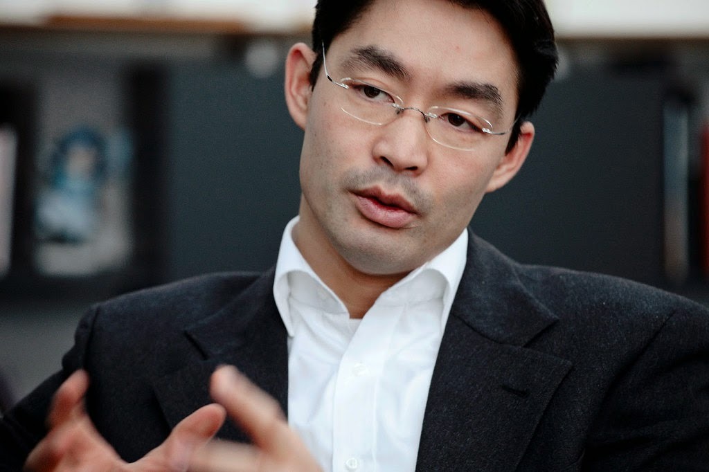 독일의 최연소 동양인 부총리.jpg | 인스티즈