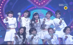 [고르기] 두주니즈 vs 플라워보이즈 둘중 더 보고싶은 커버무대는? | 인스티즈