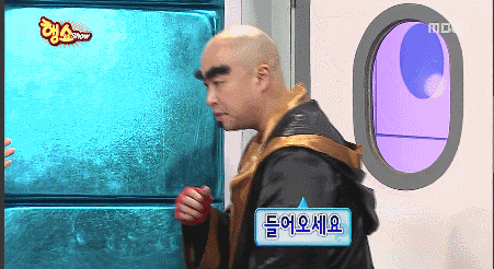 태어나서 단 한대도 맞지않은 사나이.gif | 인스티즈