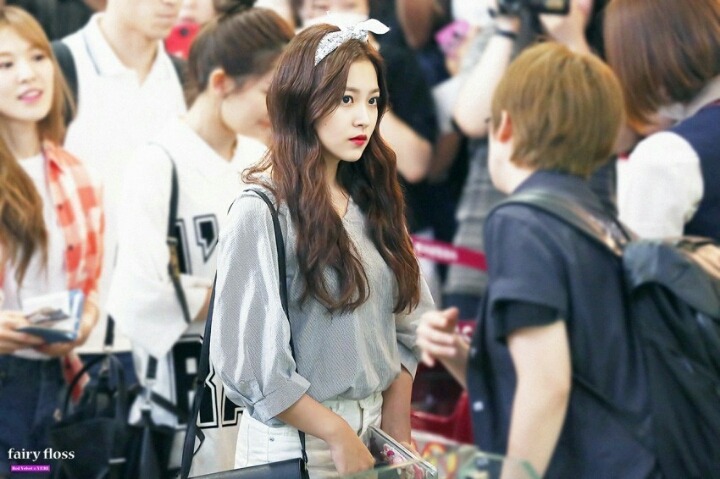 웃는게 귀여운 레드벨벳 막내 예리 | 인스티즈