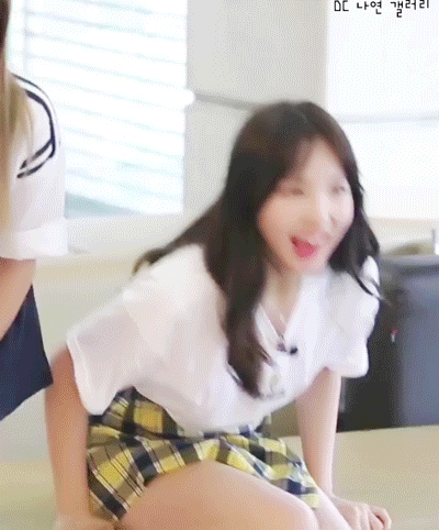 앞니가 큰 나연이.gif | 인스티즈
