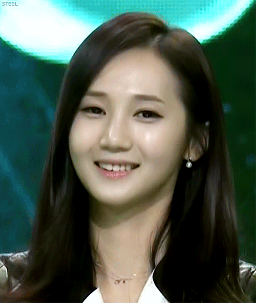 눈망울이 촉촉한 유아라 | 인스티즈