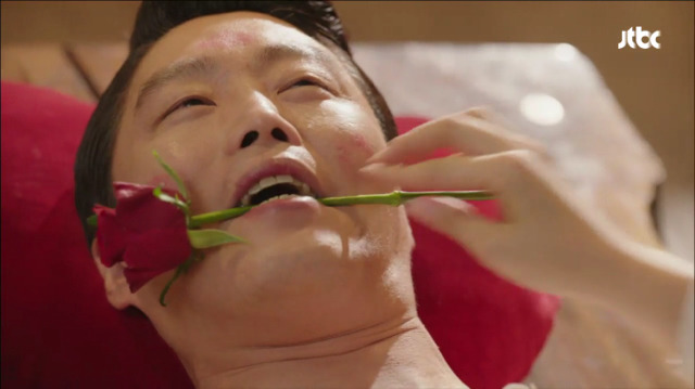 꽃과 한 몸이 되는 김희원.jpg (젖꼭지주의) | 인스티즈
