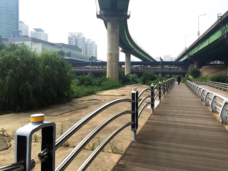 당일치기 한강나들이 (feat.양화대교_빽뮤직) | 인스티즈