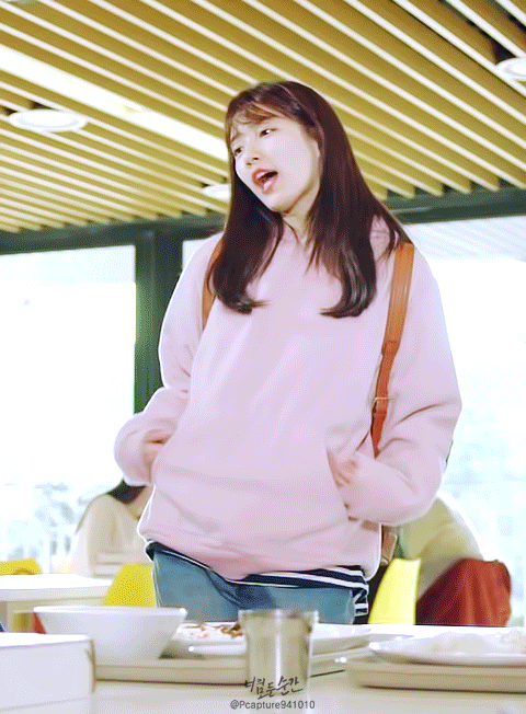 애교 부리는 수지.gif | 인스티즈