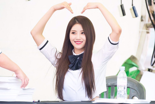 [러블리즈] 식스테일 잡으려다 놓쳐서 미주 | 인스티즈