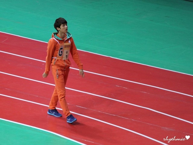  아이돌들의 특이한 손버릇.jpg | 인스티즈