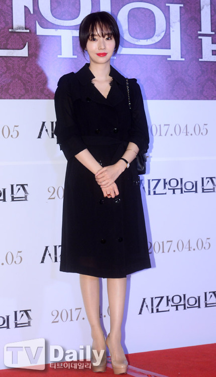 오늘자 미소짓는 이정현.jpg | 인스티즈