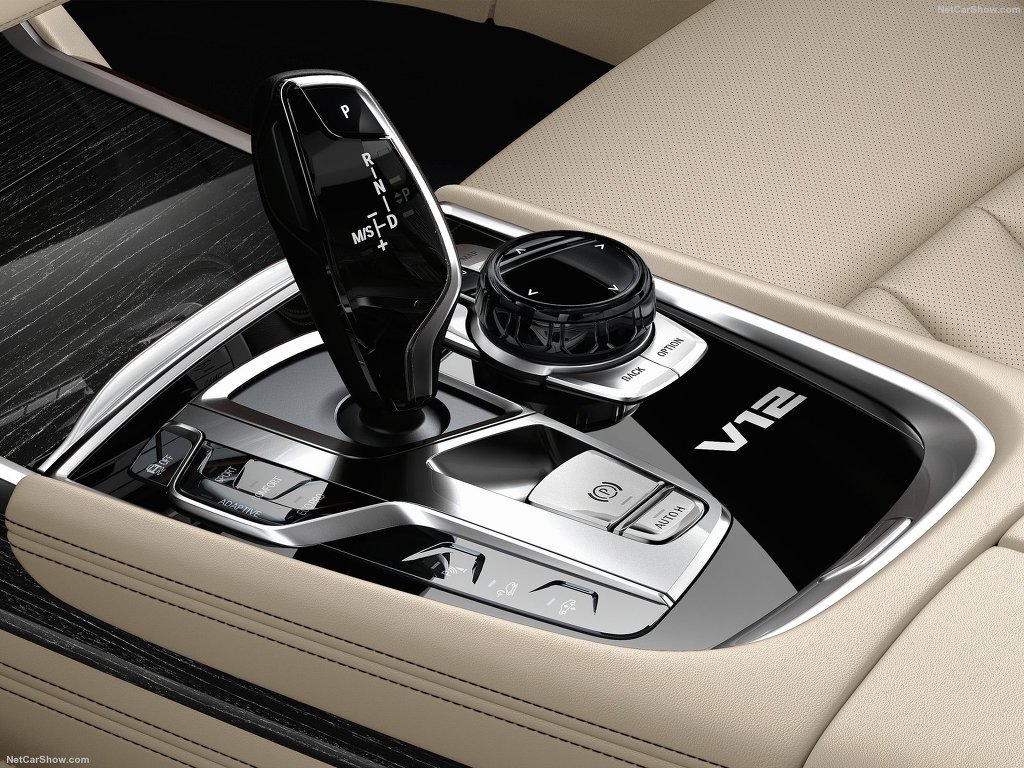 2017 BMW M760Li | 인스티즈