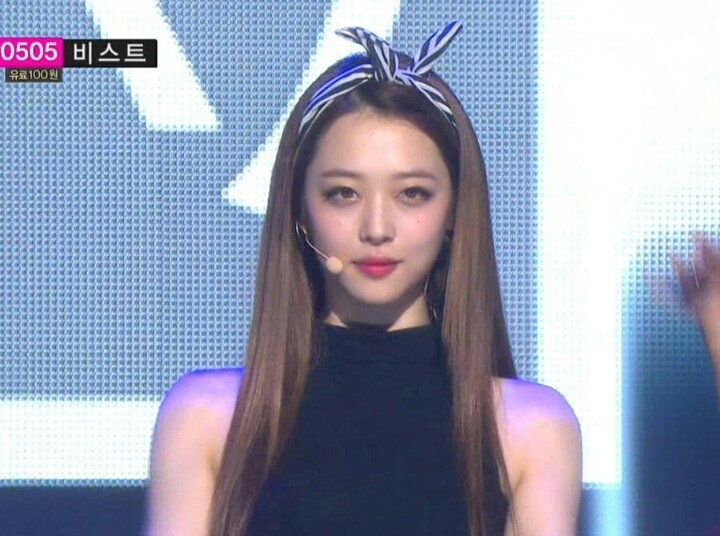 남자들이 좋아하는 목폴라와 민소매의 조합! | 인스티즈