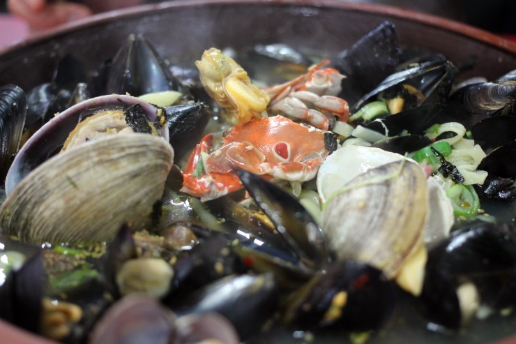 김해에 흔한 해물칼국수 | 인스티즈