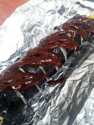 특이하게 초장을 찍어먹는 김밥.jpg | 인스티즈