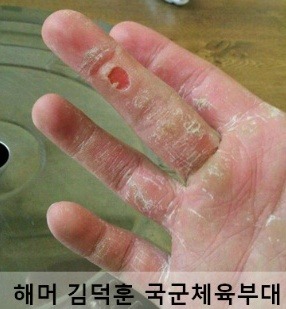 운동선수들의 손바닥 사진 | 인스티즈
