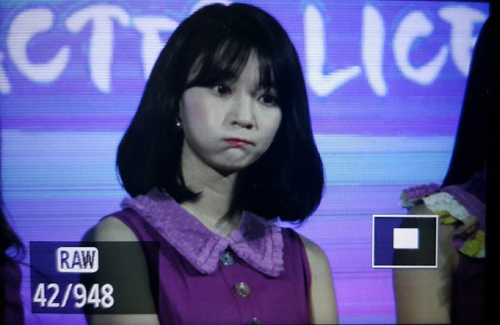 오늘자 앞머리 깐 오마이걸 비니 | 인스티즈