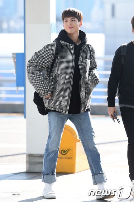 박보검 오늘자 공항 패션.jpg | 인스티즈