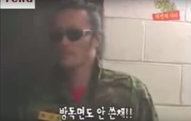방독면도 안쓴채 화생방하는 최민수 | 인스티즈