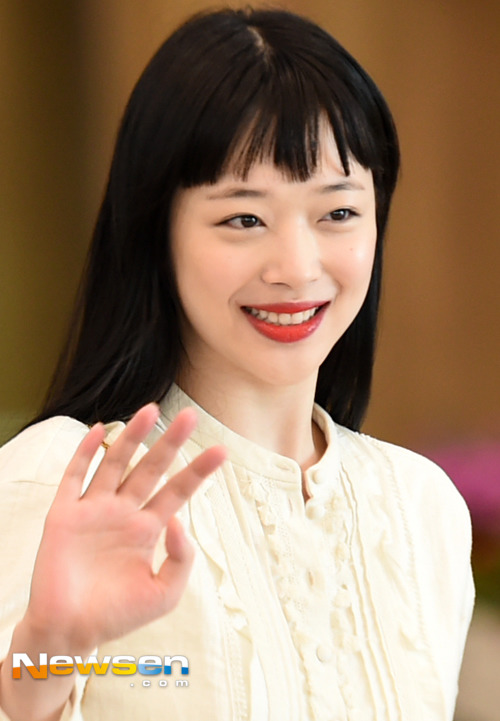 오늘자 설리 | 인스티즈