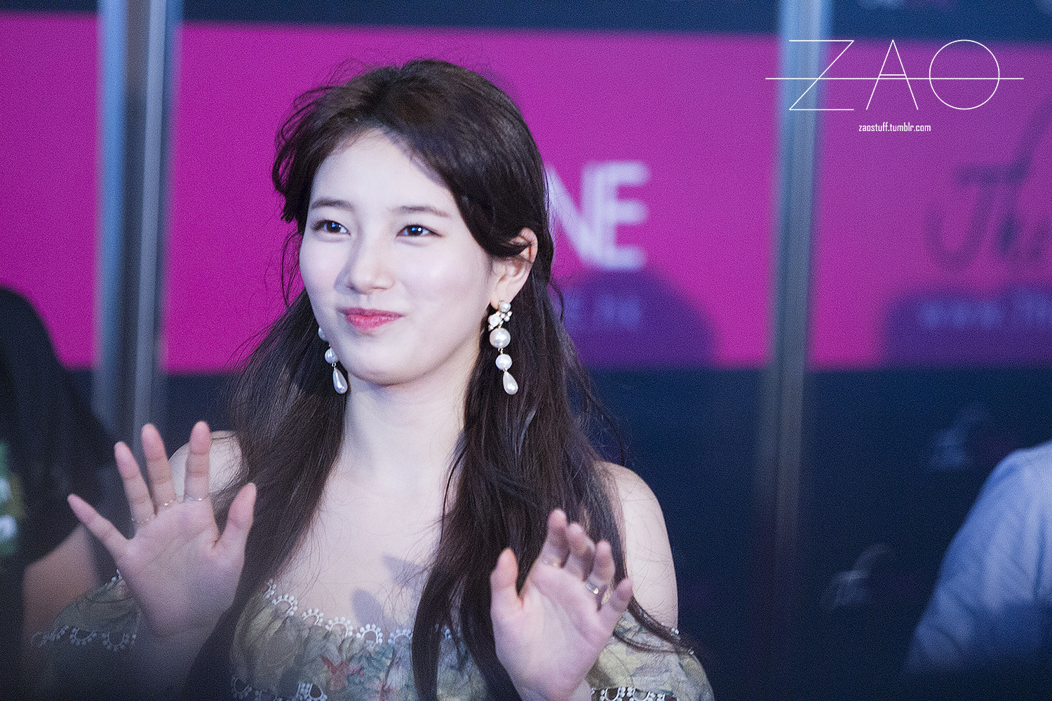 오늘이 생일인 수지.jpgif | 인스티즈