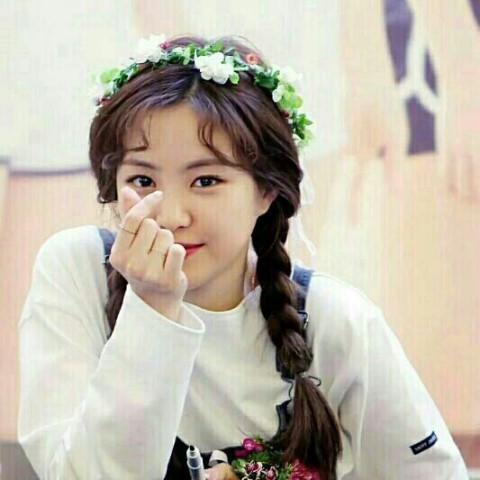 화관 쓴 에이핑크 멤버들.jpg | 인스티즈