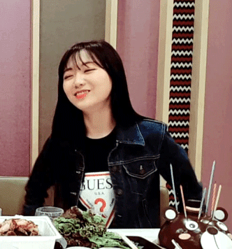 러블리즈 수정이가 삐졌을때.gif | 인스티즈
