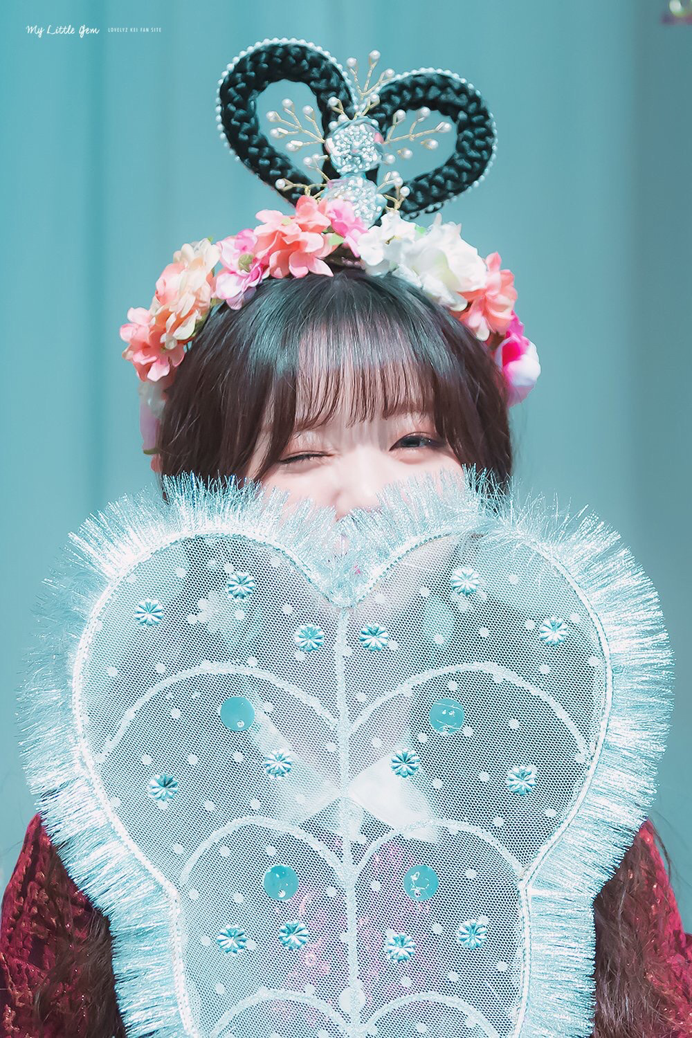 [러블리즈] 밥도 먹고 난로가에 앉으니 자연스레 졸음이 쏟아져서 케이 | 인스티즈