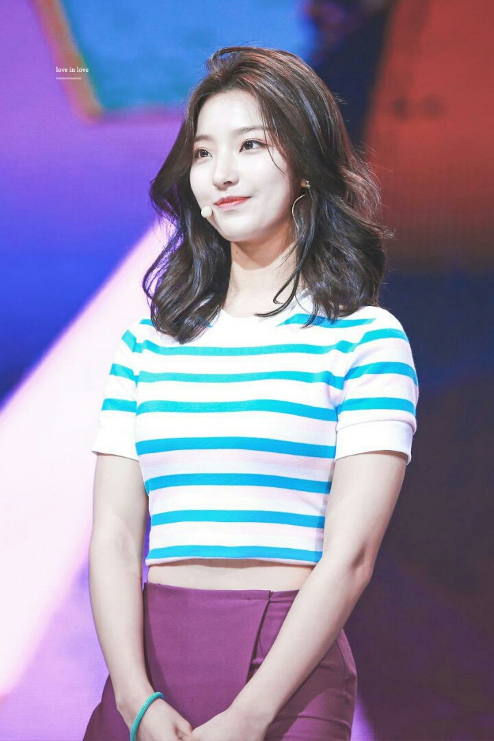 프로미스나인 이새롬 쎈언니버전.jpgif | 인스티즈