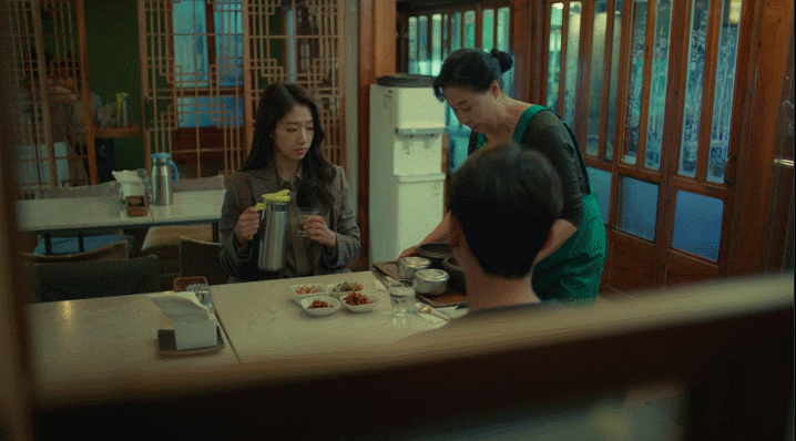 [알함브라] 오늘자 불판에서 의견이 갈린 장면.gif | 인스티즈