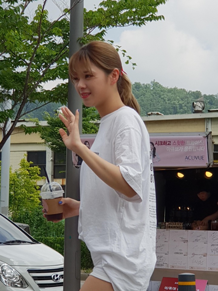 오늘자 음중 미팬 트와이스 정연 실물느낌.jpgif | 인스티즈