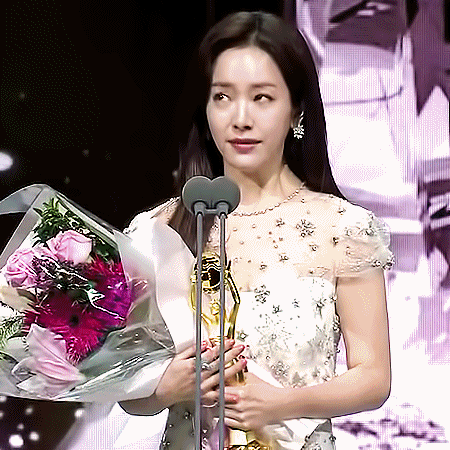 [데이터주의] 청룡영화제 여우주연상 한지민.gif | 인스티즈