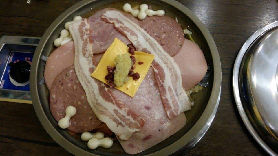 엉클 부대찌개 이미지