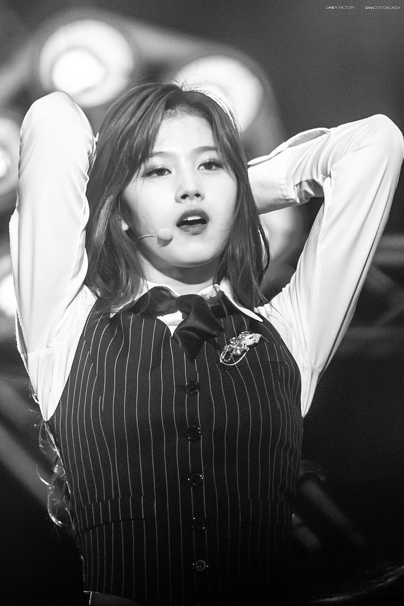 카리스마 넘치는 사나.jpg | 인스티즈