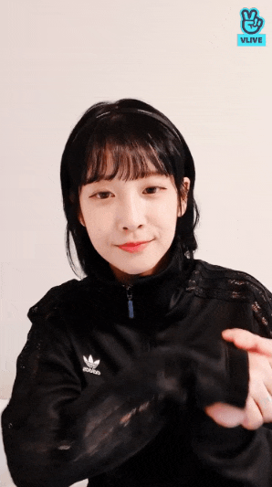 러블리즈 팬들은 잘 어울린다고 하는데 본인은 별로라고 하는 중.jpgif | 인스티즈