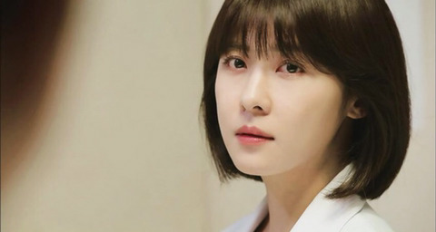 어느 연예인의 무섭도록 한결같은 협찬사진.jpg | 인스티즈