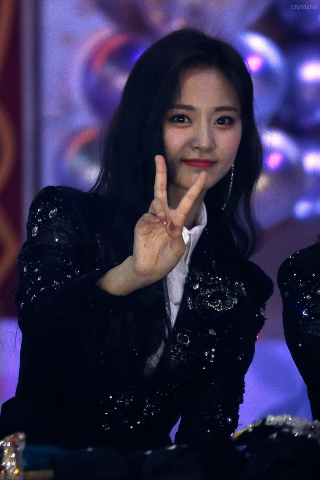 감탄만 나오는 최근 쯔위의 미모.jpgif | 인스티즈