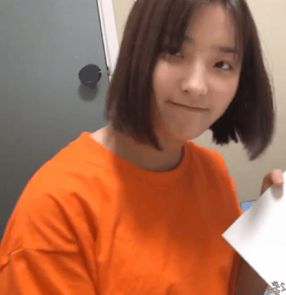 요즘 잘 안 올라와서 올려보는 프로미스나인 이새롬.jpgif | 인스티즈