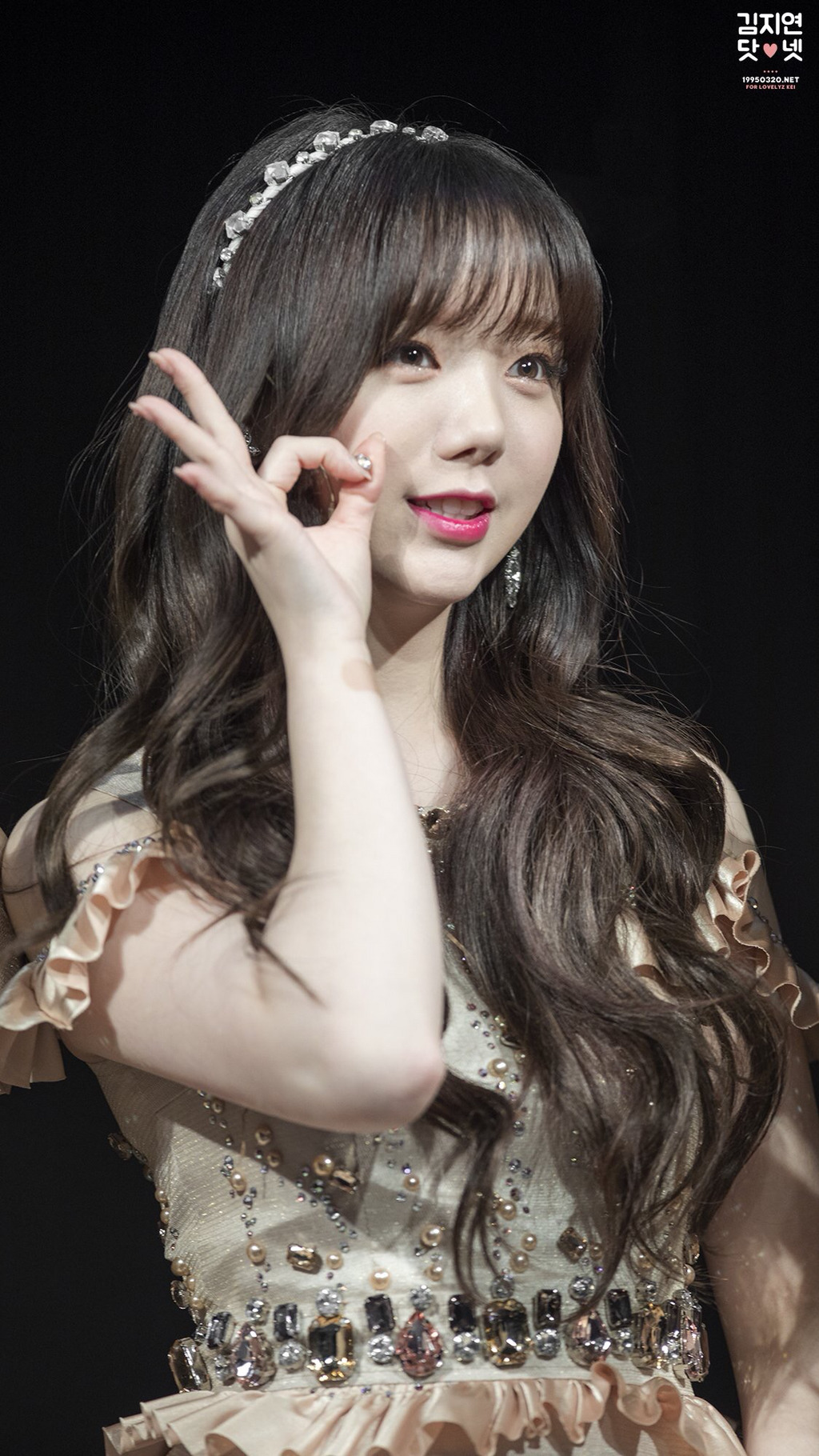 [러블리즈] 밥도 먹고 난로가에 앉으니 자연스레 졸음이 쏟아져서 케이 | 인스티즈