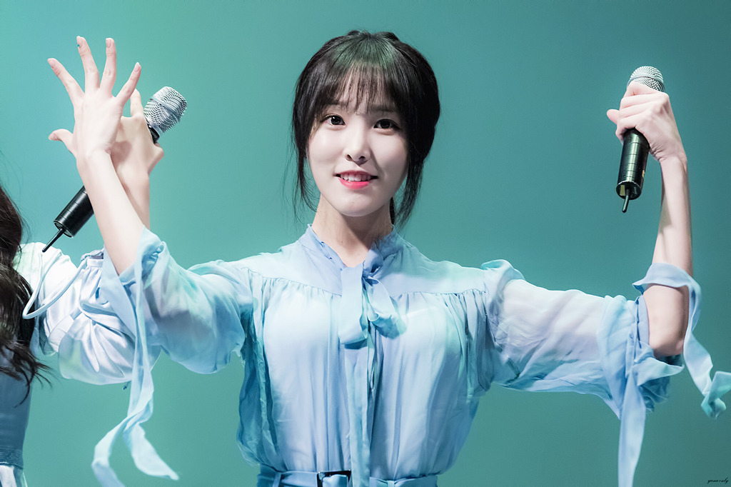 [여자친구] 생일파티에 초대받아서 유주 | 인스티즈